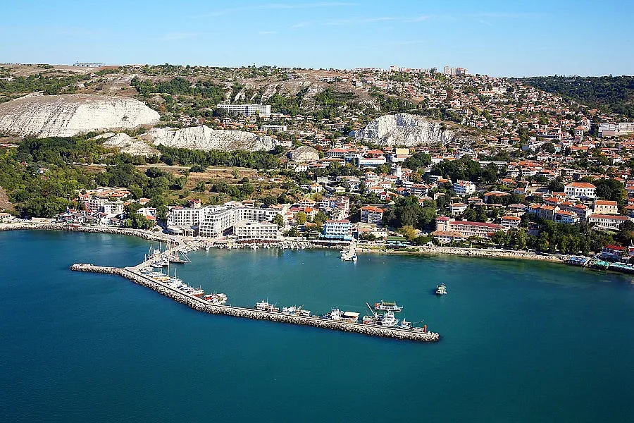 Водолаз вади мамути от морското дъно