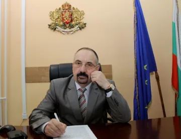 Бежанците с вечерен час от понеделник