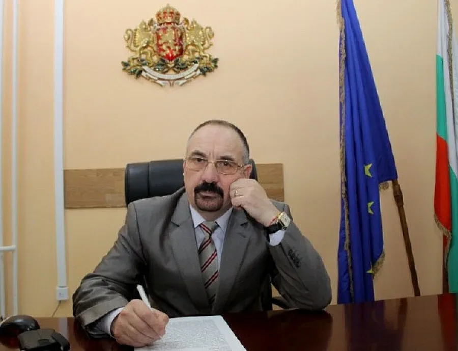 Бежанците с вечерен час от понеделник