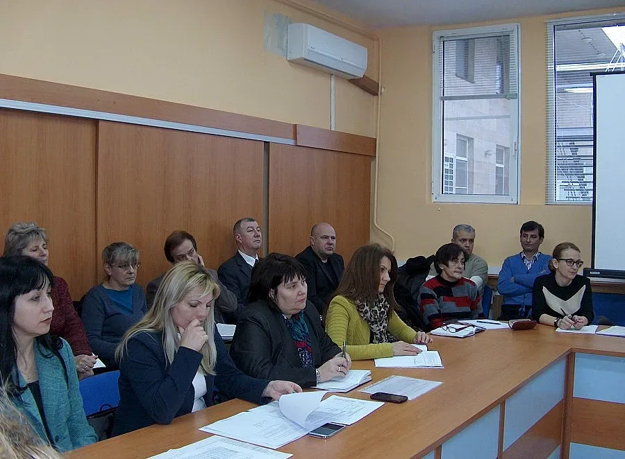 Езикова гимназия разцепи Областната комисия по заетост в Добрич