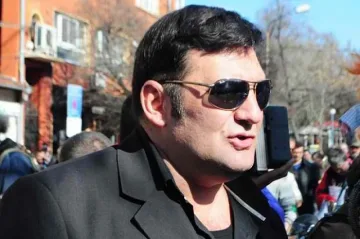 Наемниците на Райфъла го изпели на полицията