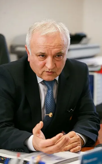 Проф. Костадинов: Ставаш професор, ако откриеш ново знание