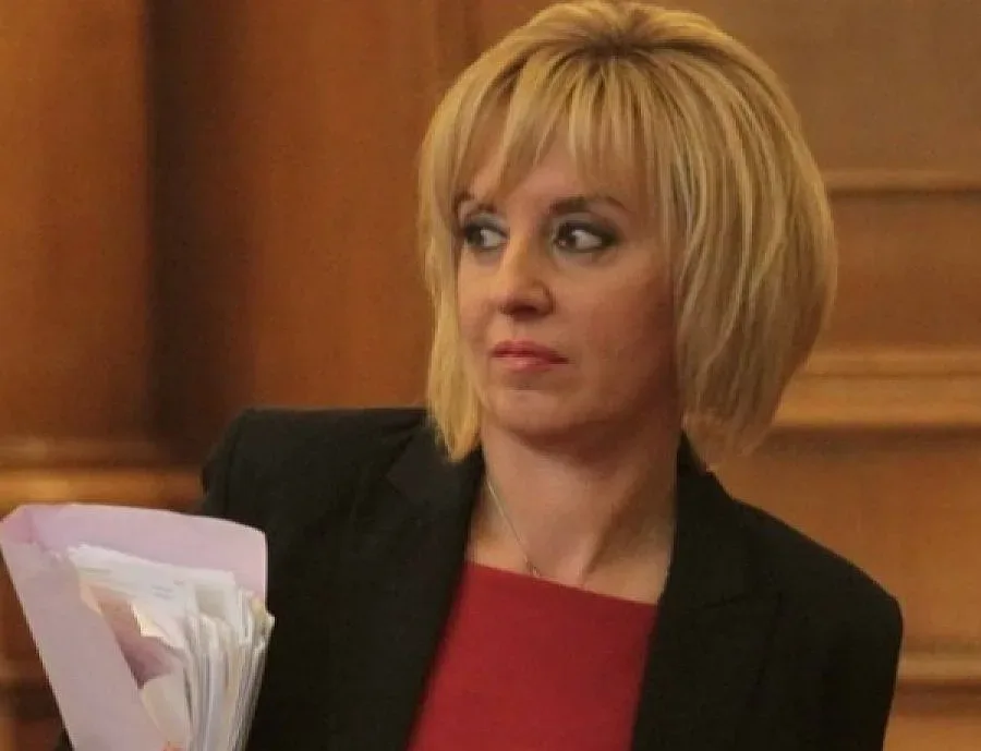 Манолова разкритикува програмата за саниране на панелки
