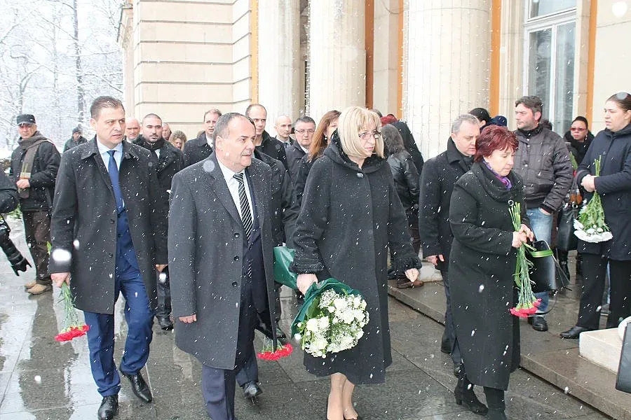 Перничани: Осиротяхме без Кметицата