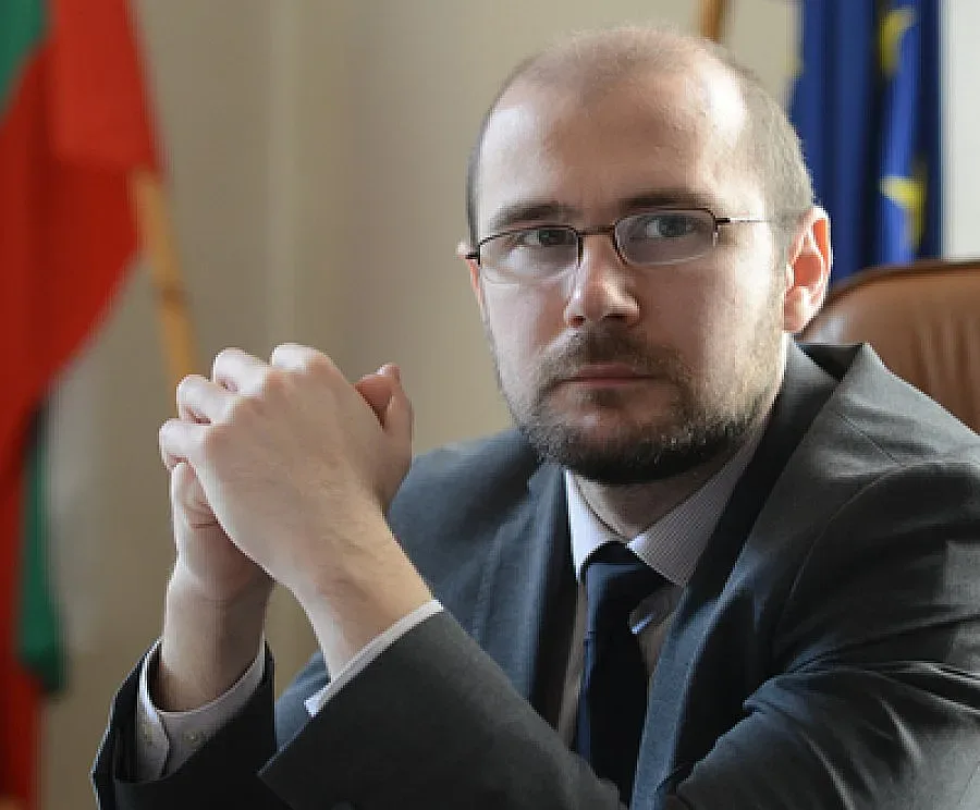 Съкращават 10% от служителите в затворите