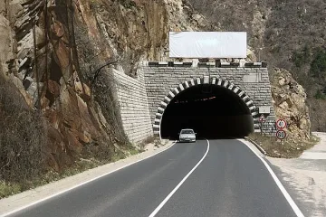 Опасност от падащи камъни в Кресненското дефиле