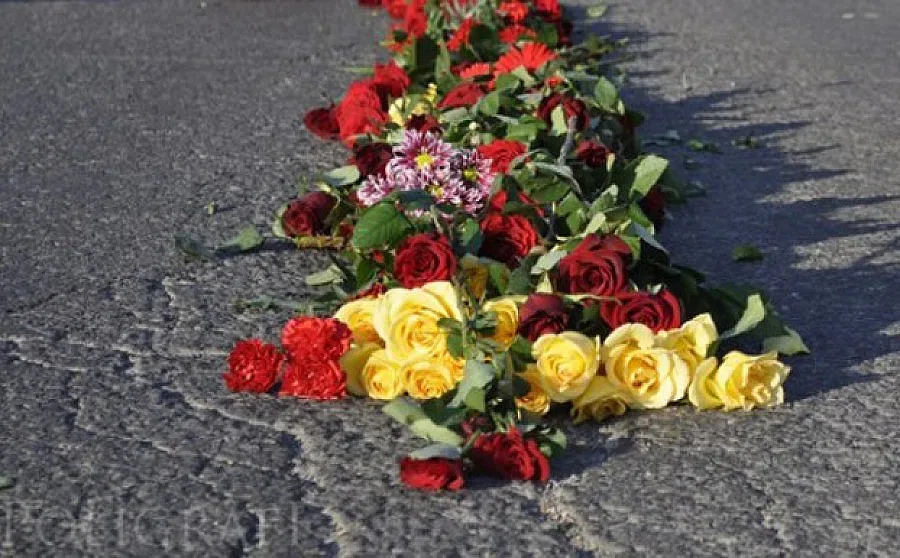 Почитаме жертвите на Холокоста