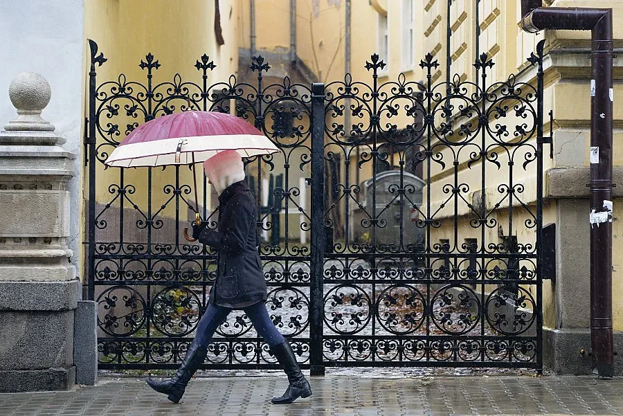 Сняг и дъжд във вторник