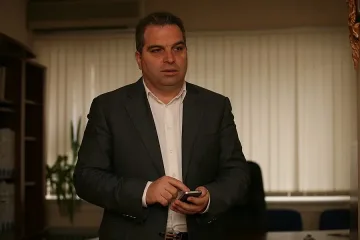 Десните пускат Караджов срещу Фандъкова