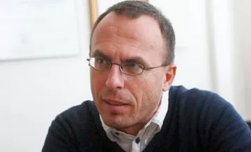 Гръцката обеца на ухото на Брюксел 