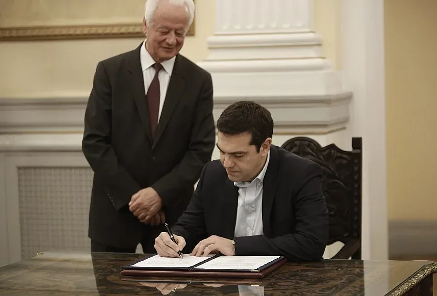 Гърция с кабинет за часове (ОБЗОР)