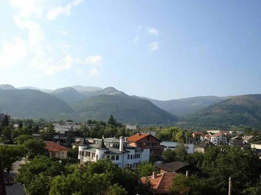 Арестуваха ходжа за "смъртна магия"