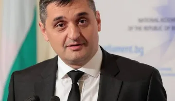 Добрев подкрепя безплатно висше за медици и инженери