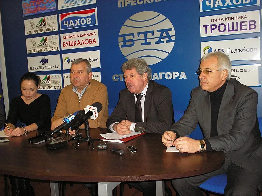 Да бъде намалена наполовина държавния прием на студенти, иска депутат от АБВ 