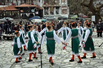 Вино на корем за нашенци и чужденци на фестивал в Мелник