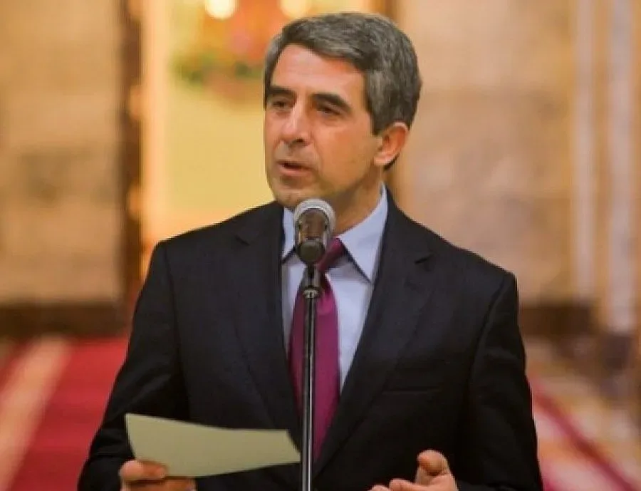 Президентът отдава почит пред жертвите на Холокоста