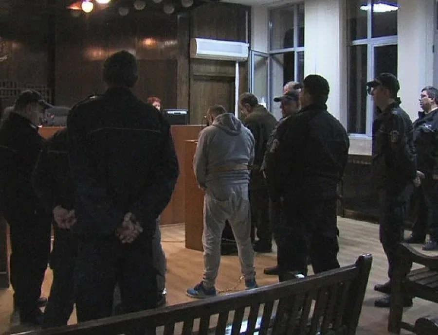 Гръмнали Орхан Изиров за дълг от 15 000 евро  (ОБЗОР)