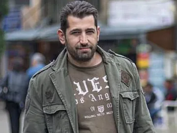 Не бива да се трошат пари за грозотията пред НДК