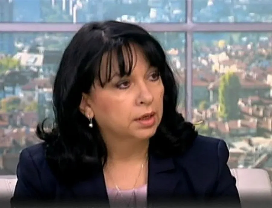 Петкова: Няма да допуснем нови протести заради високи сметки за ток