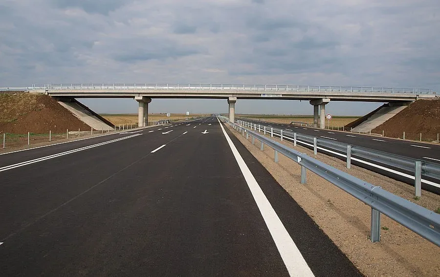 Ограничение в движението на АМ Тракия заради аварирал ТИР