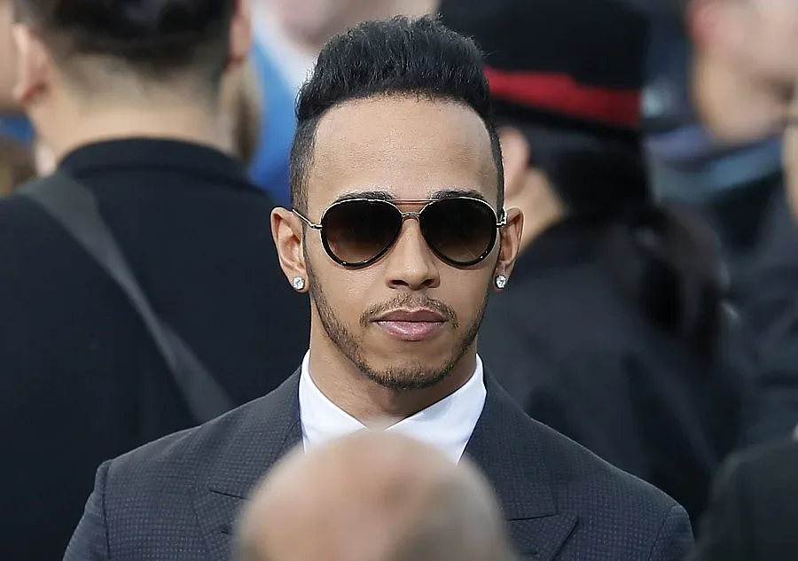 Люис Хамилтън подписа с агента на Бионсе