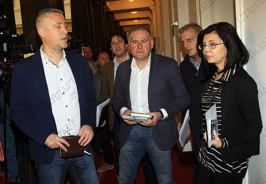 Реформаторите и с младежи в редиците