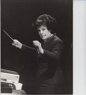 Последни аплодисменти за големия наш диригент Росица Баталова 