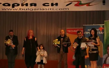 Рокзвездата Милена Славова награждава победители от Цветна олимпиада в Кърджали