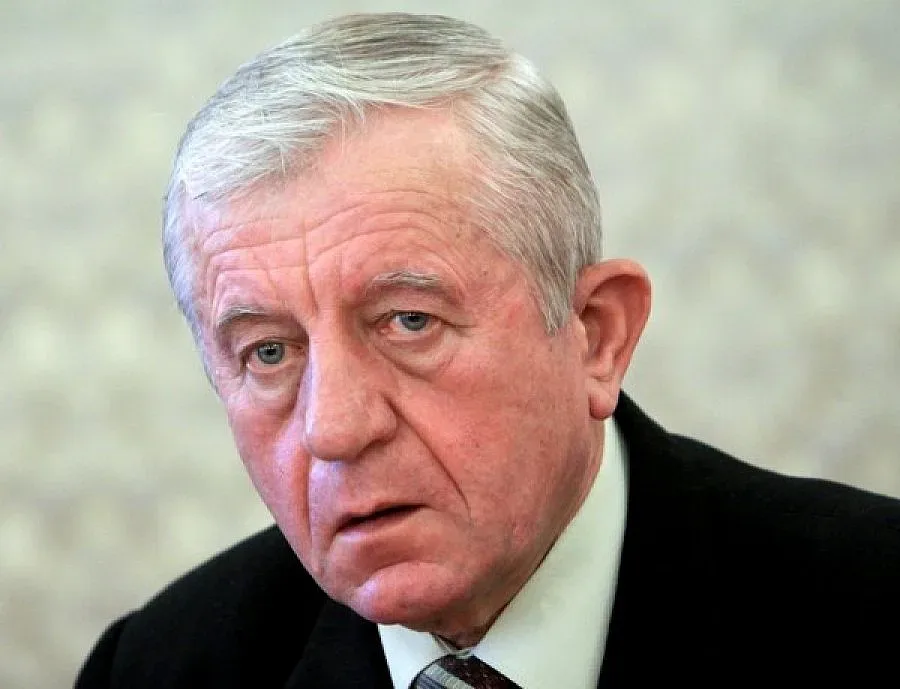 Михов: България няма ангажимент за военно участие срещу „Ислямска държава"