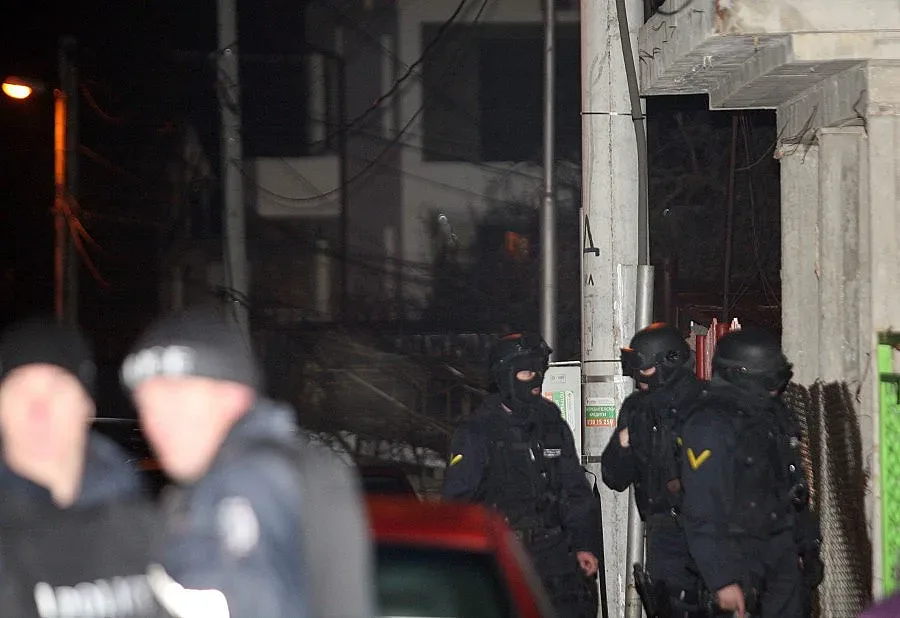 Психично болен се барикадира в дома си в столицата (ОБЗОР)