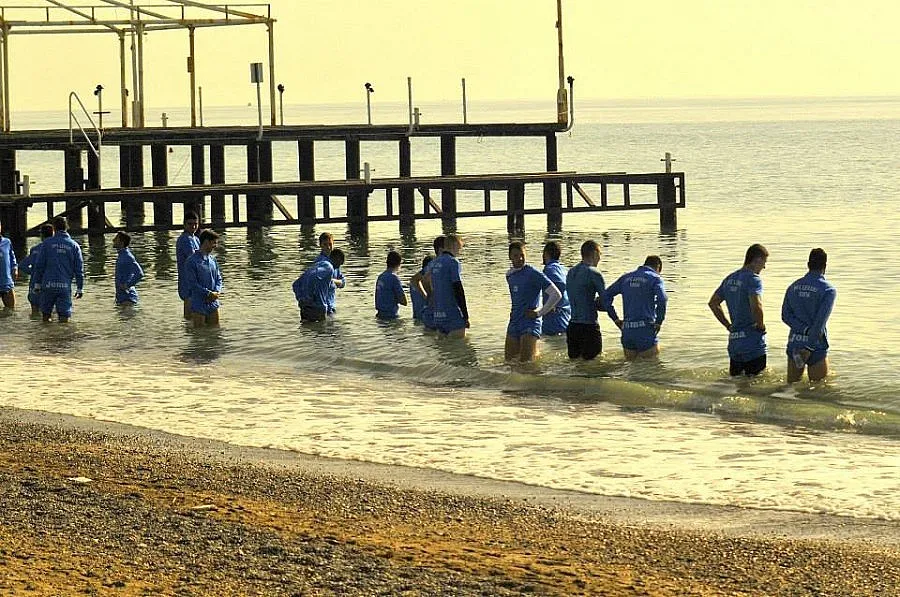 "Левски" възстановява на плажа 