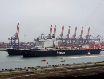 Мъгла затвори пристанището в Бургас