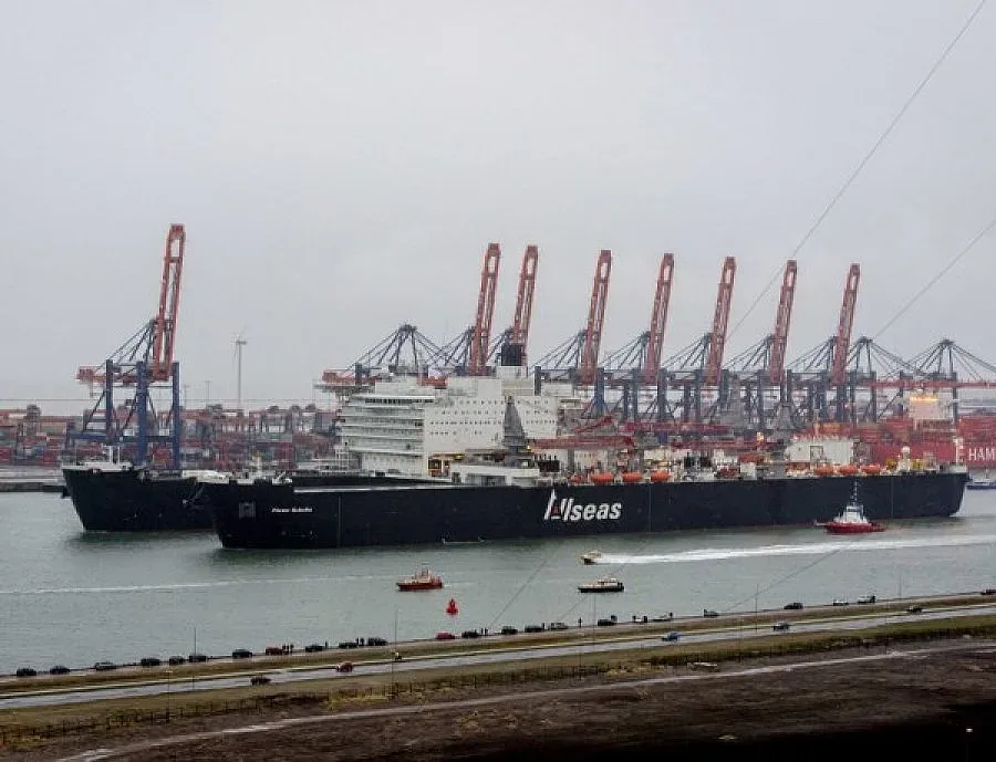 Мъгла затвори пристанището в Бургас