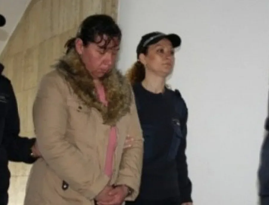 След смъртта на Алекс: Атанаска в сексигри за 20 лева