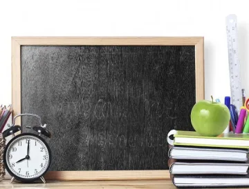 Учител от Сливен става Кавалер на академическите палми