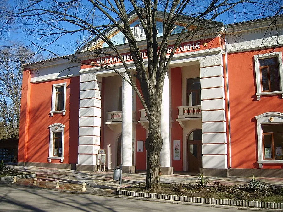 Читалищна библиотека обяви надпревара за "Читател на годината"