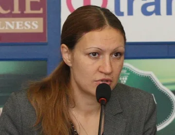 Николова: По-високи осигуровки не пълнят дупката в НОИ