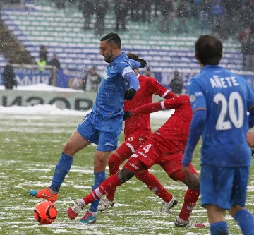 Руснаци гледат халф на "Левски"