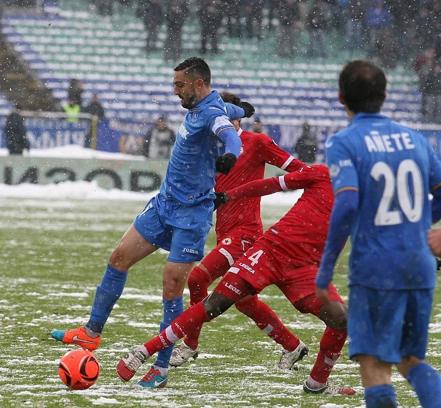 Руснаци гледат халф на "Левски"