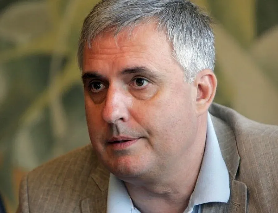 Калфин предлага плавен скок на вноските и възрастта за пенсия