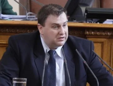 Емил Радев пита за нов регистър на лобистите в евроинституциите