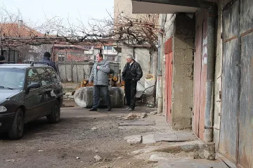 Резервоар гръмна и рани мъж