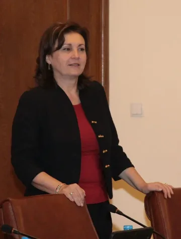 Бъчварова: Темата за жена президент цели дестабилизиране на кабинета