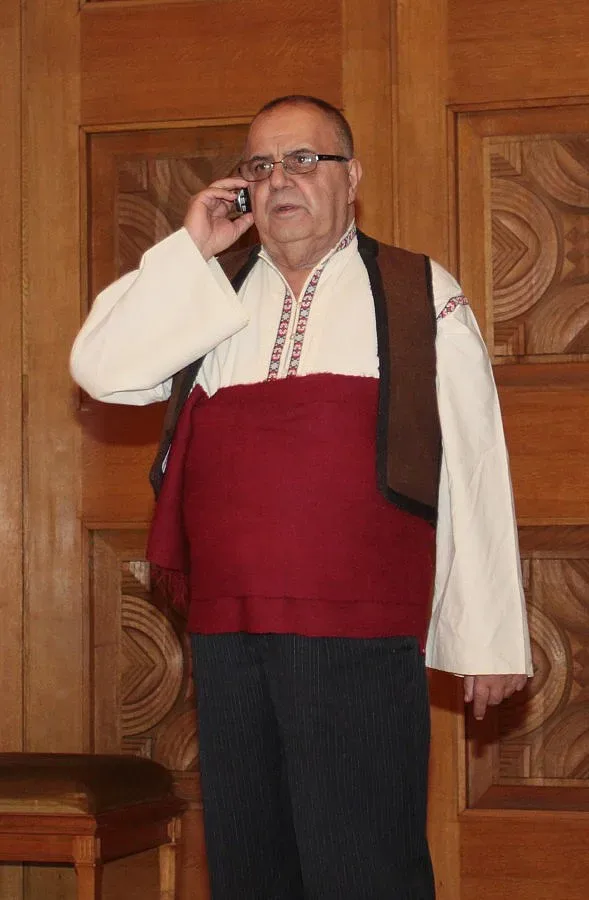 Агент Тервел проговаря