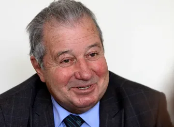 Още ме посрещат с "Аз съм сендовче"