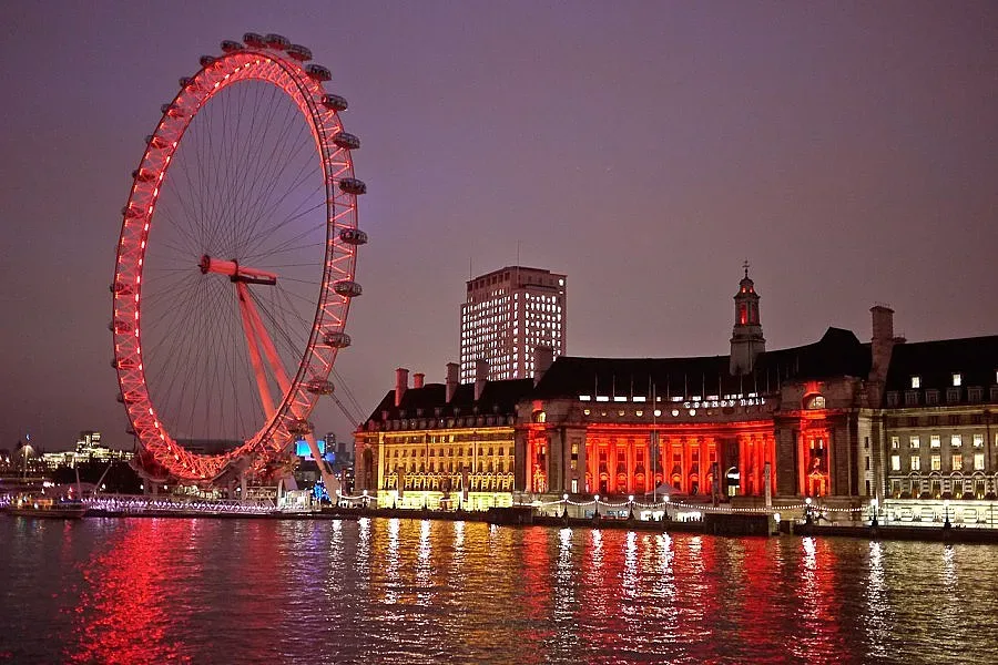 "Окото на Лондон" ще свети в нов цвят поне 2 г.