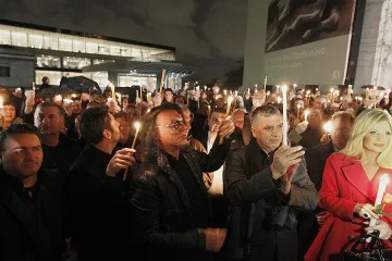 Нощно шествие в Гърция за връщане на статуите на Партенона