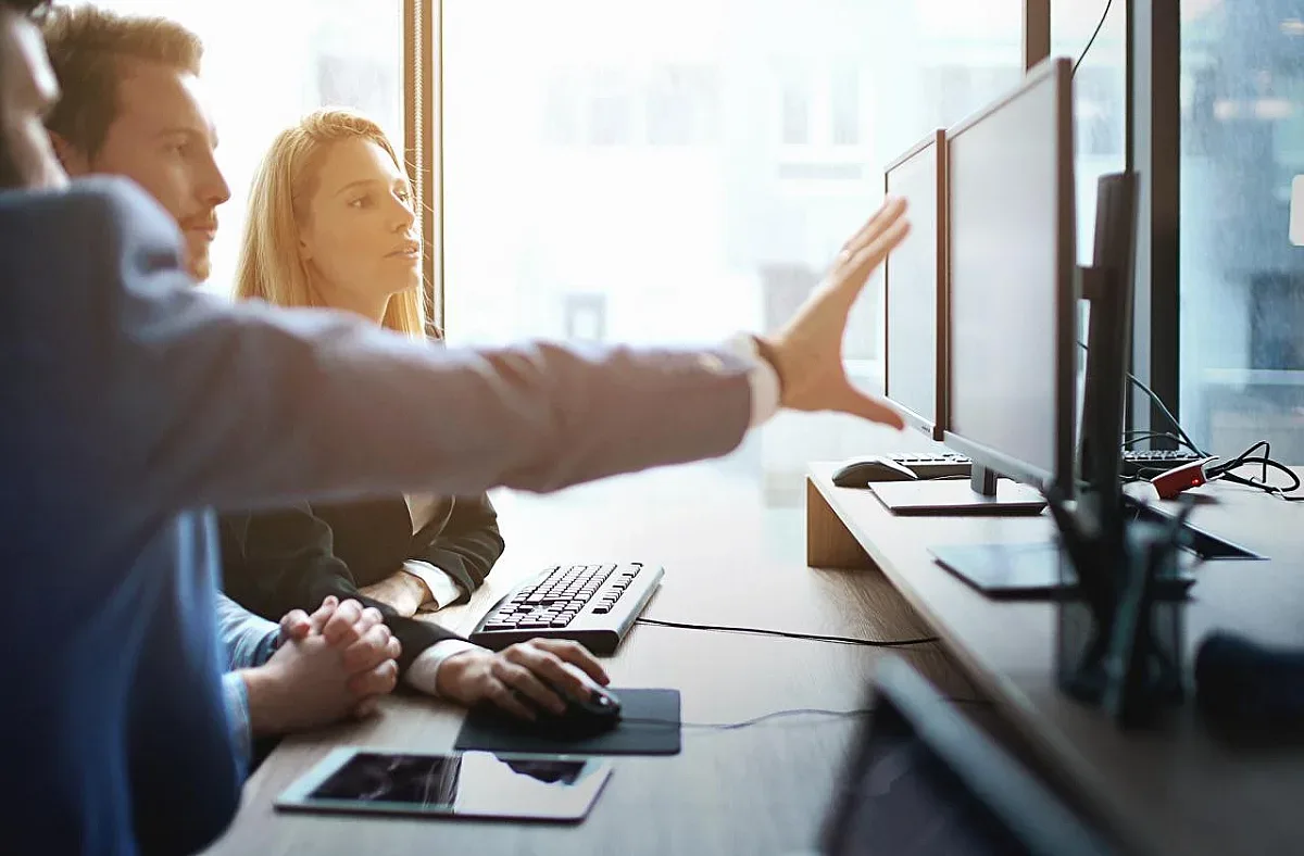 6 златни професии. Луди пари, бой за кадри