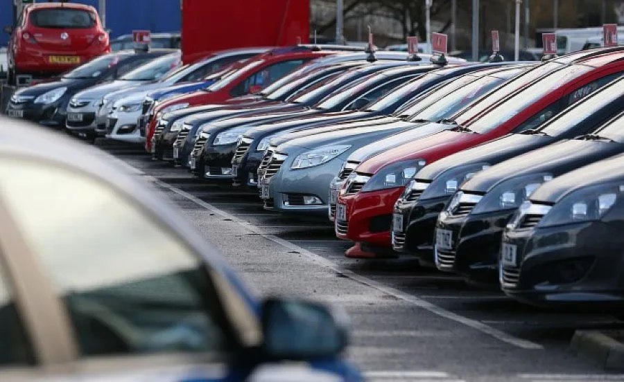 Купуваме повече нови коли