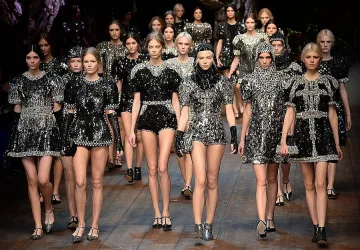 Долче и Габана на колене пред Кармен